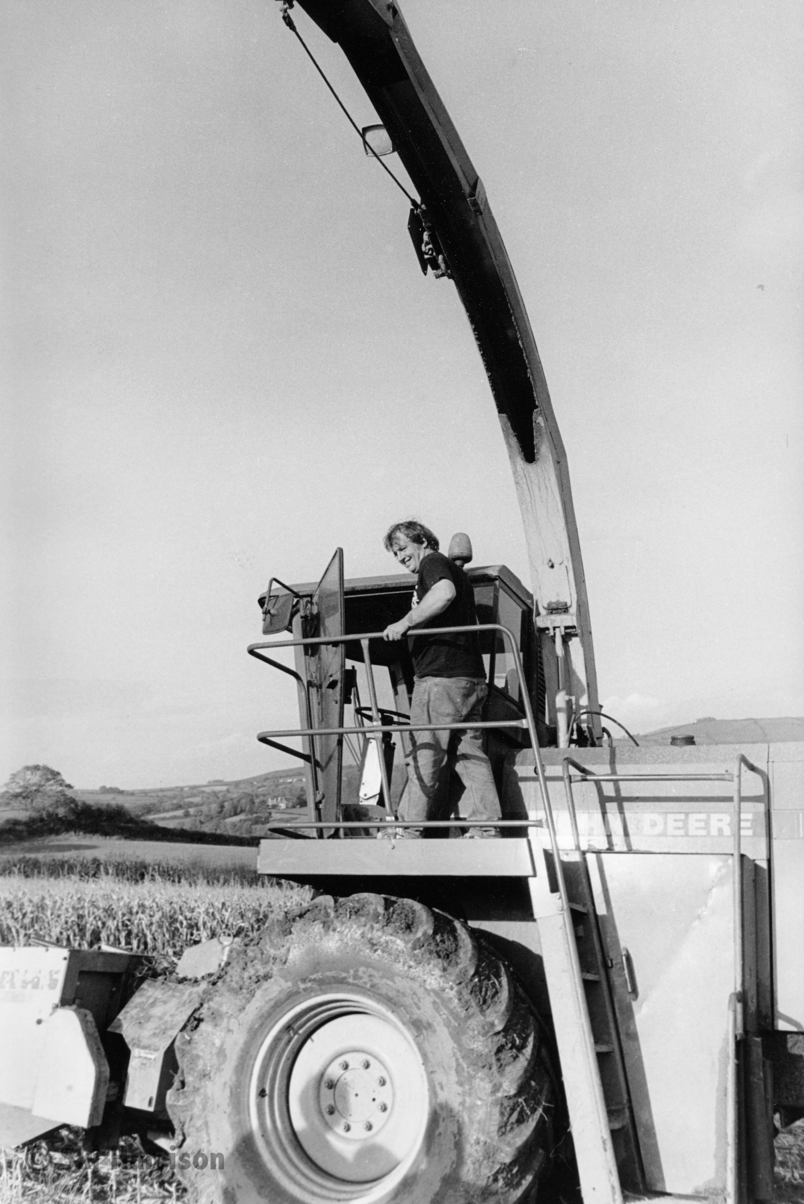 CS25 - Kelvin Gitsham. Maize harvest. East Cornworthy, 1999