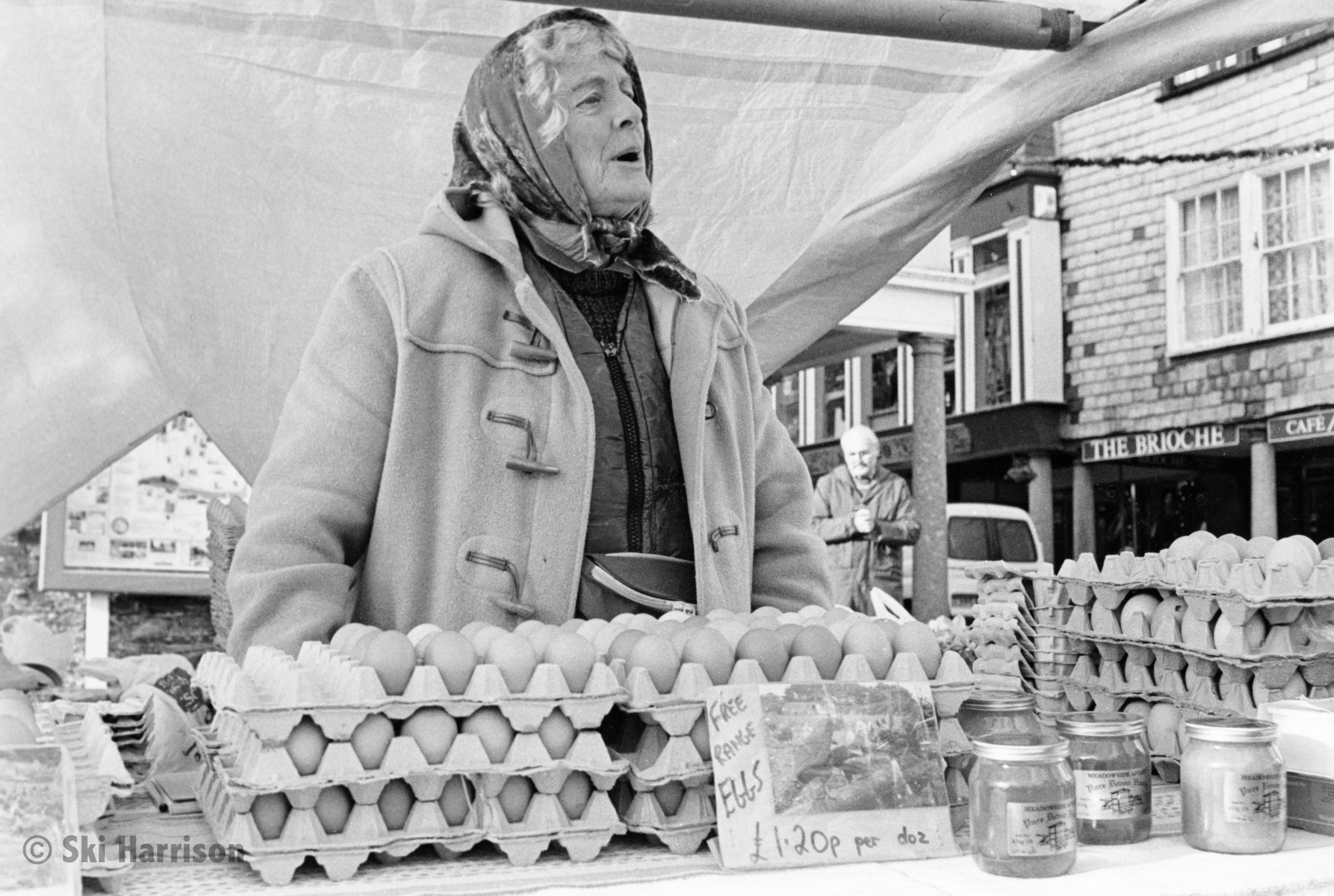 CS31 - Sue Stevenson selling her eggs and Stevenson honey. Christmas Market, Totnes, 1999