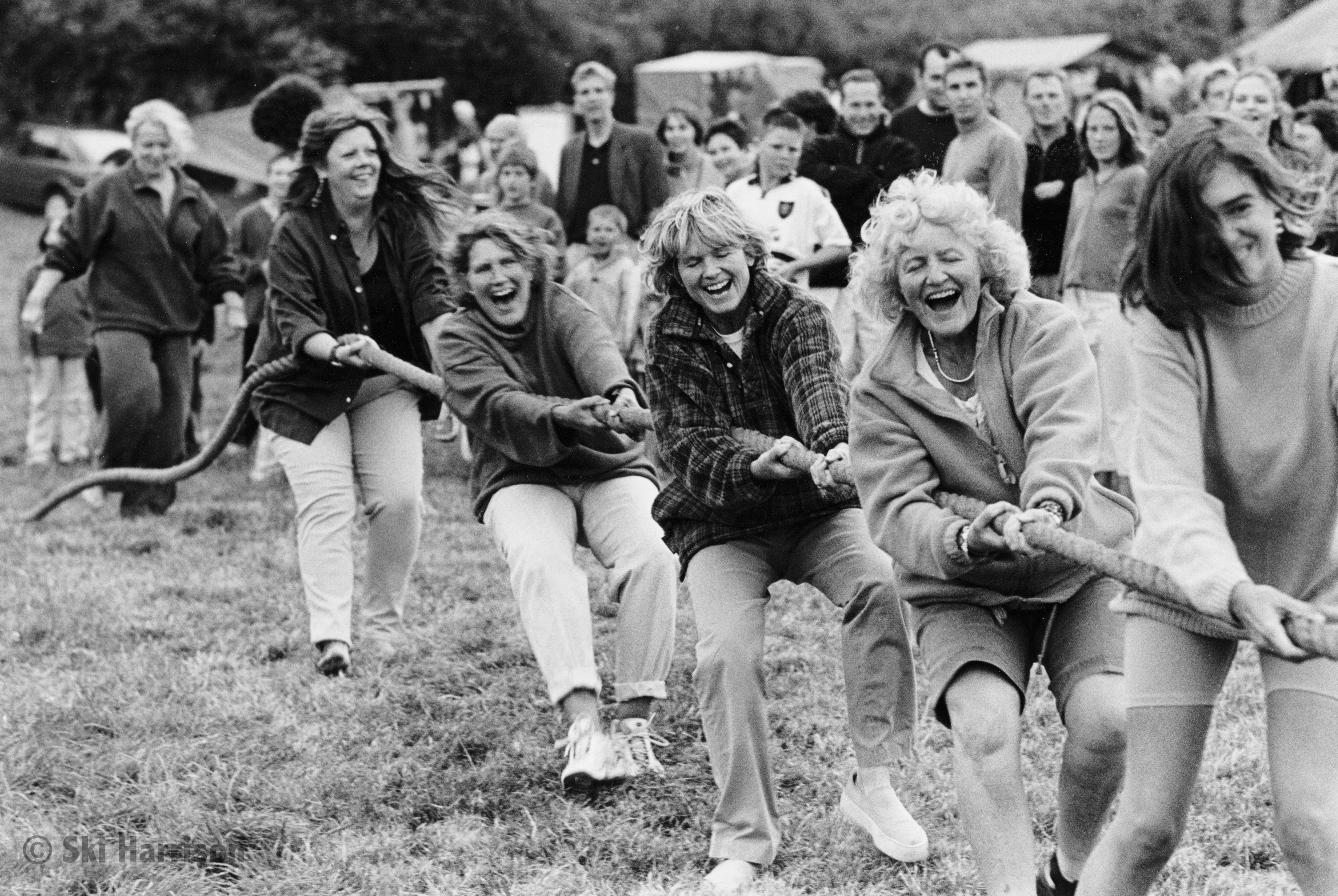 CS47 - Cornworthy Ladies' Tug-of-War - losing! Cornworthy Pig Roast, 2000