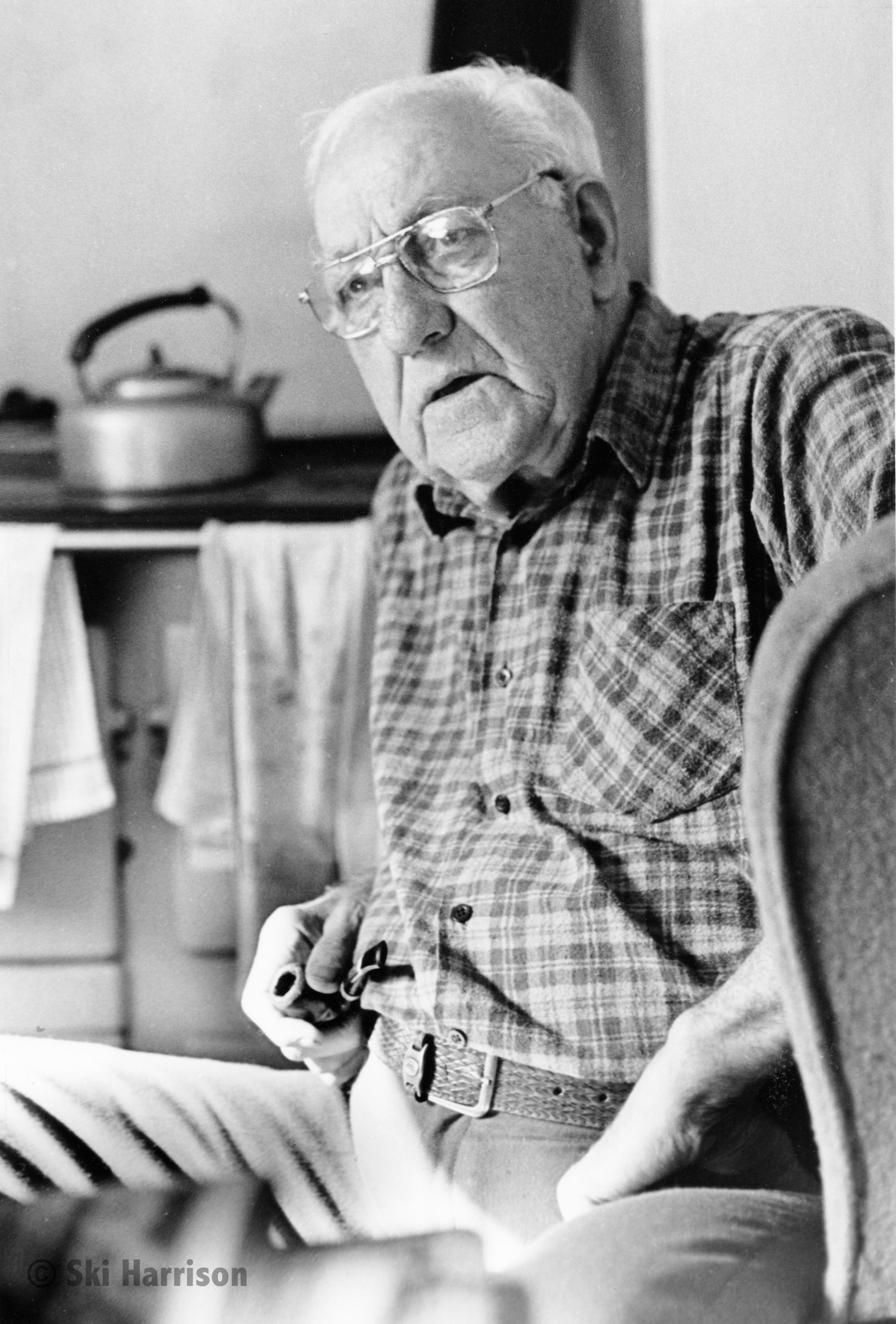 CS76 - Jack Geatches in his late 70s in his kitchen at Court Prior Farm. He came to this farm in 1943 from Park Farm, Cornworthy. 2000